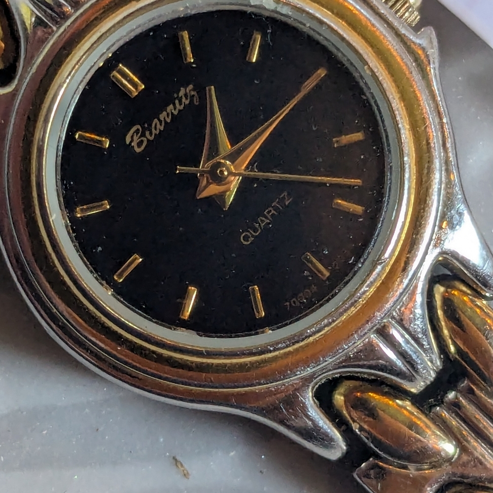 Source Unknown Gold Chain-Link Watch - Picture 2 of 6